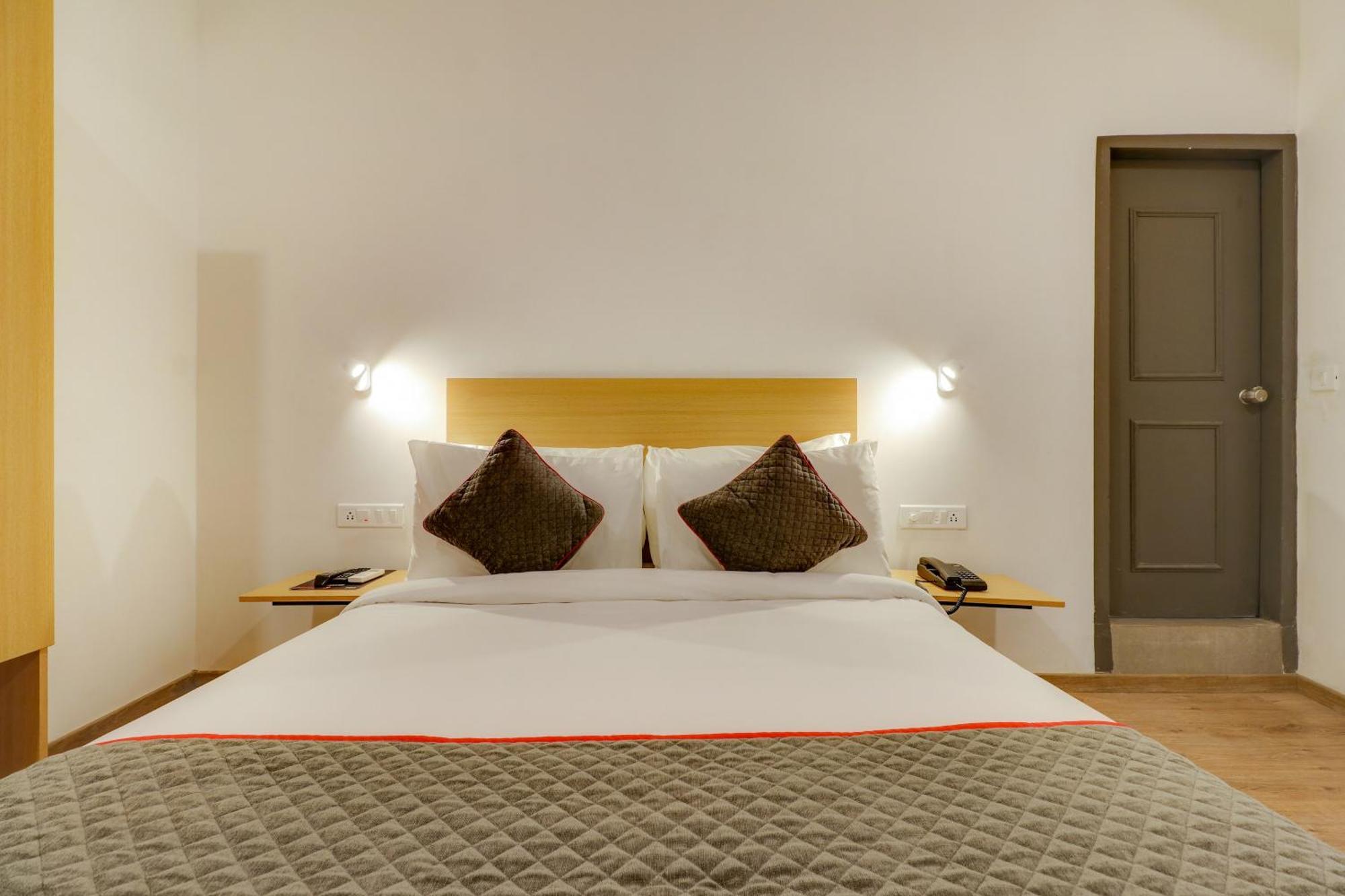 Townhouse Woodland Hotel Nagpur Exterior photo